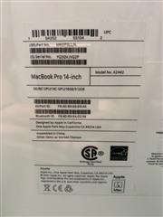 Apple MacBook Pro MKGP3LL/A (14.2